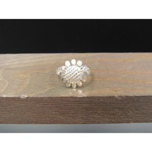Size 5.5 Sterling Silver Textured Flower Band Ring Vintage Statement Engagement